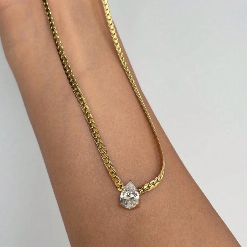 18k Gold Plated Faux Diamond Teardrop Pendant Chain Necklace - Picture 4 of 16